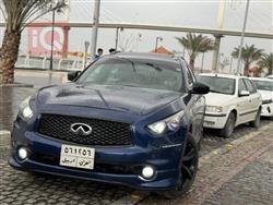 Infiniti QX70